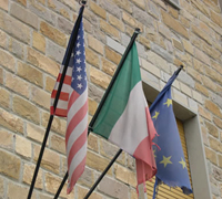 Bandeiras dos Estados Unidos, Itália e Comunidade Européia